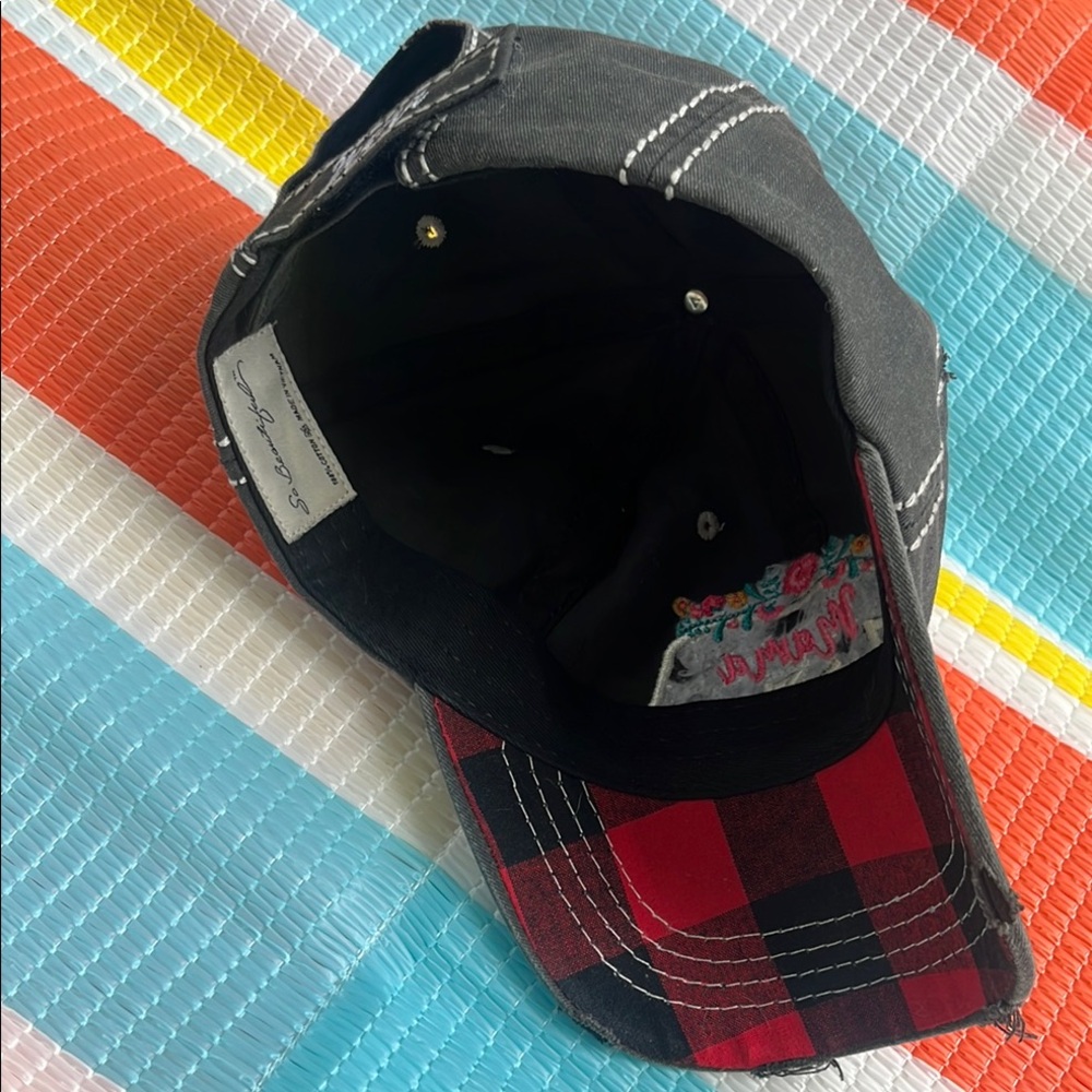 ❌SOLD❌Black Distressed Mama Cap with Floral Embroidery - Picture 5 of 10